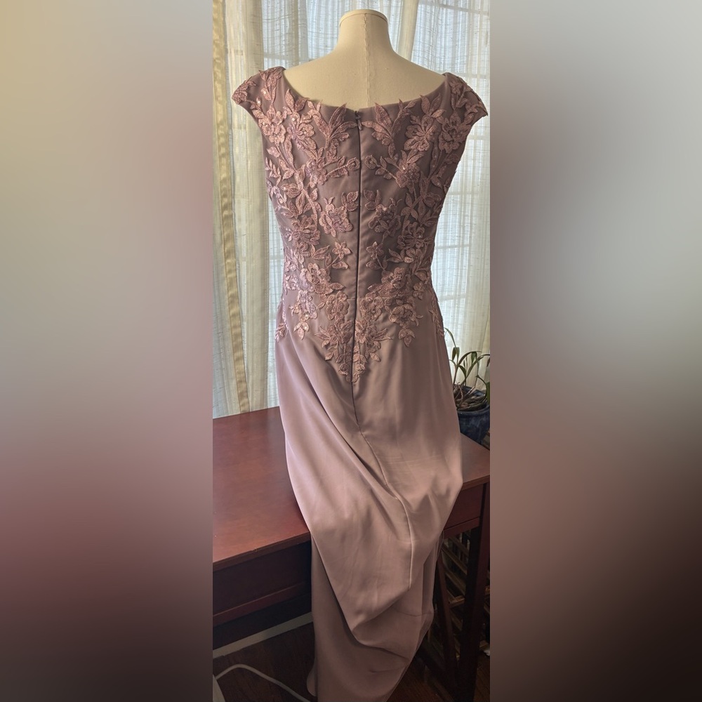 JJs House Dusty Rose Lace Appliqué V-Neck Mother of the Bride Dress - Picture 2 of 7